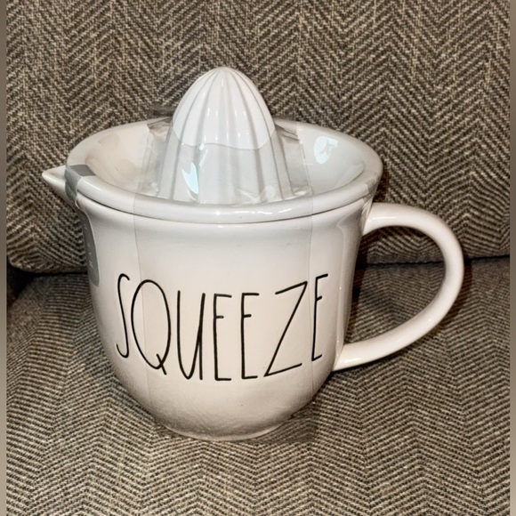 NWT Rae Dunn White Ceramic Large Citrus Juicer SQUEEZE - Picture 1 of 2
